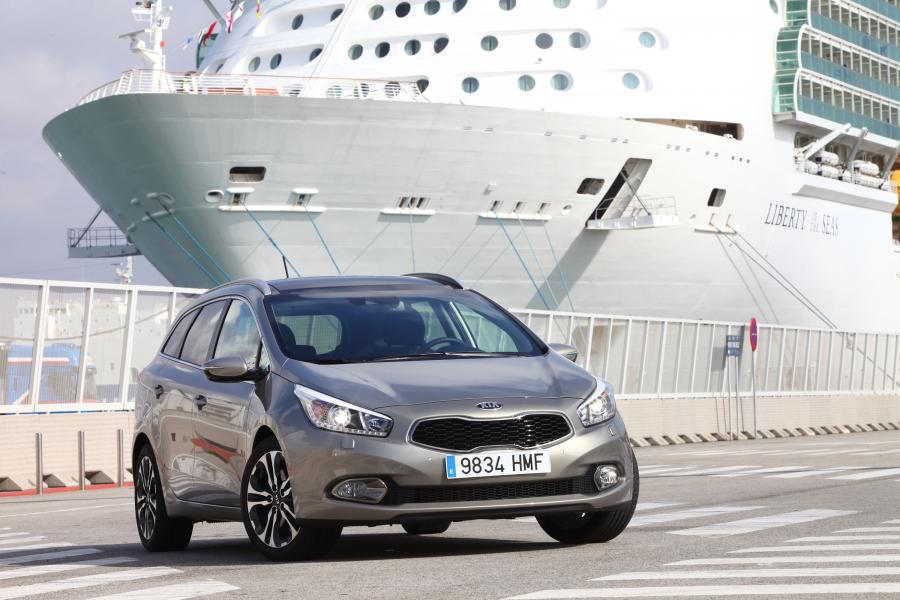  Kia cee&rsquo;d Station Wagon 2012 года  (фото 78 из 89)